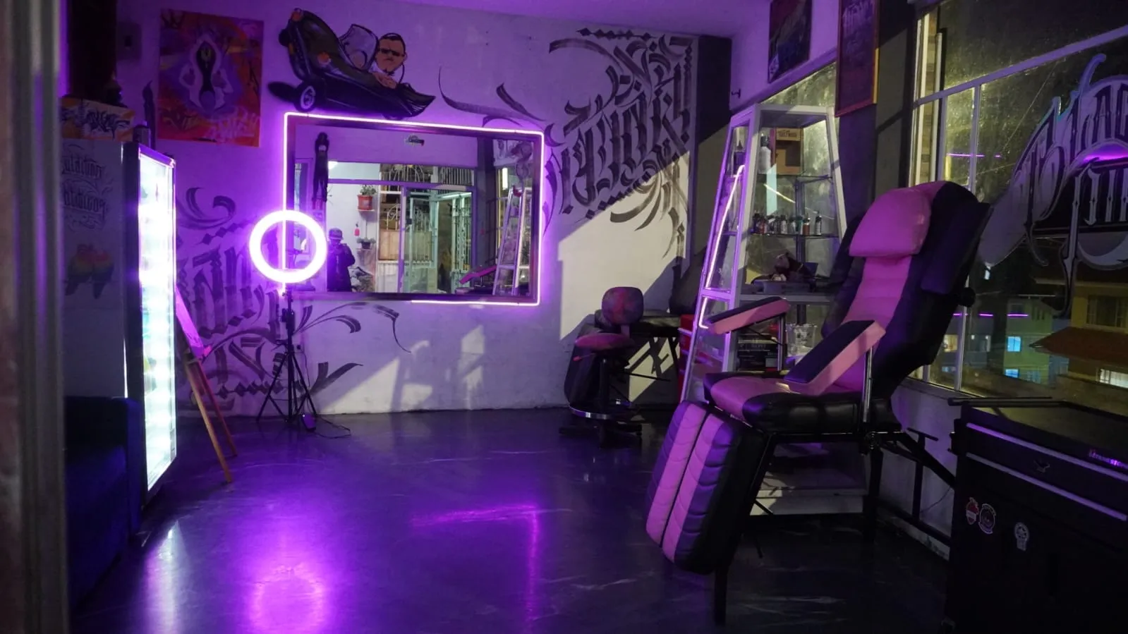 Estudio Black Pink tatoo por dentro